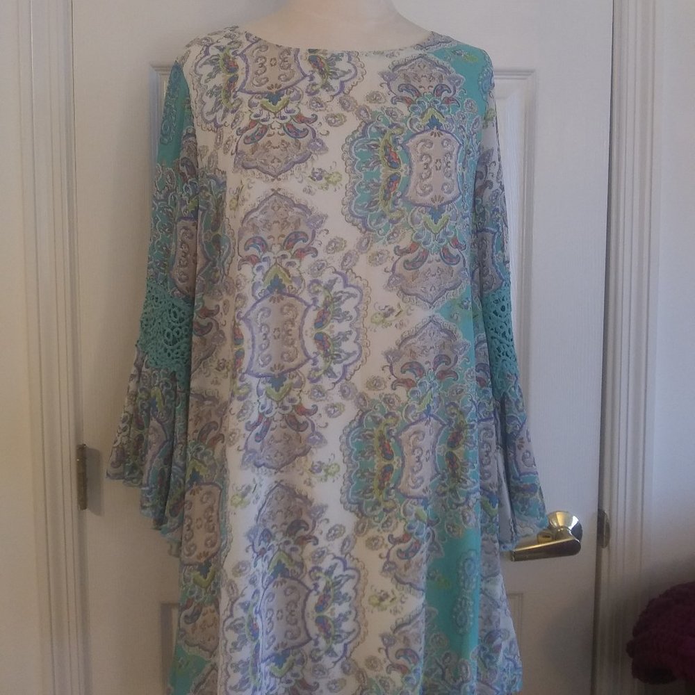 Lady Noiz | Light Aqua Medallion Tunic | M | New | Bell Sleeves Lace Band